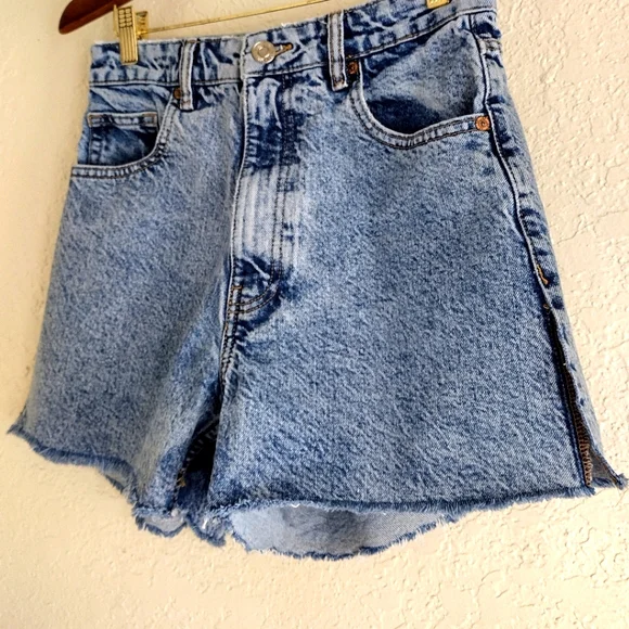 Zara High Rise Mom Shorts With Slits On Sides - Picture 4 of 7